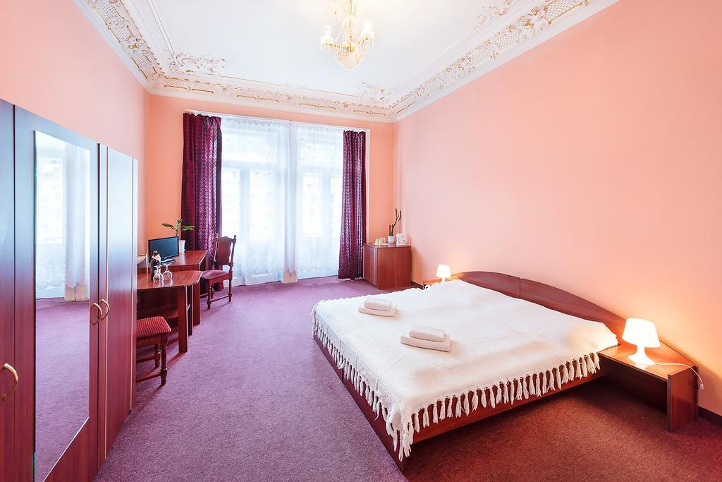 Hotel Kucera Karlovy Vary Room photo