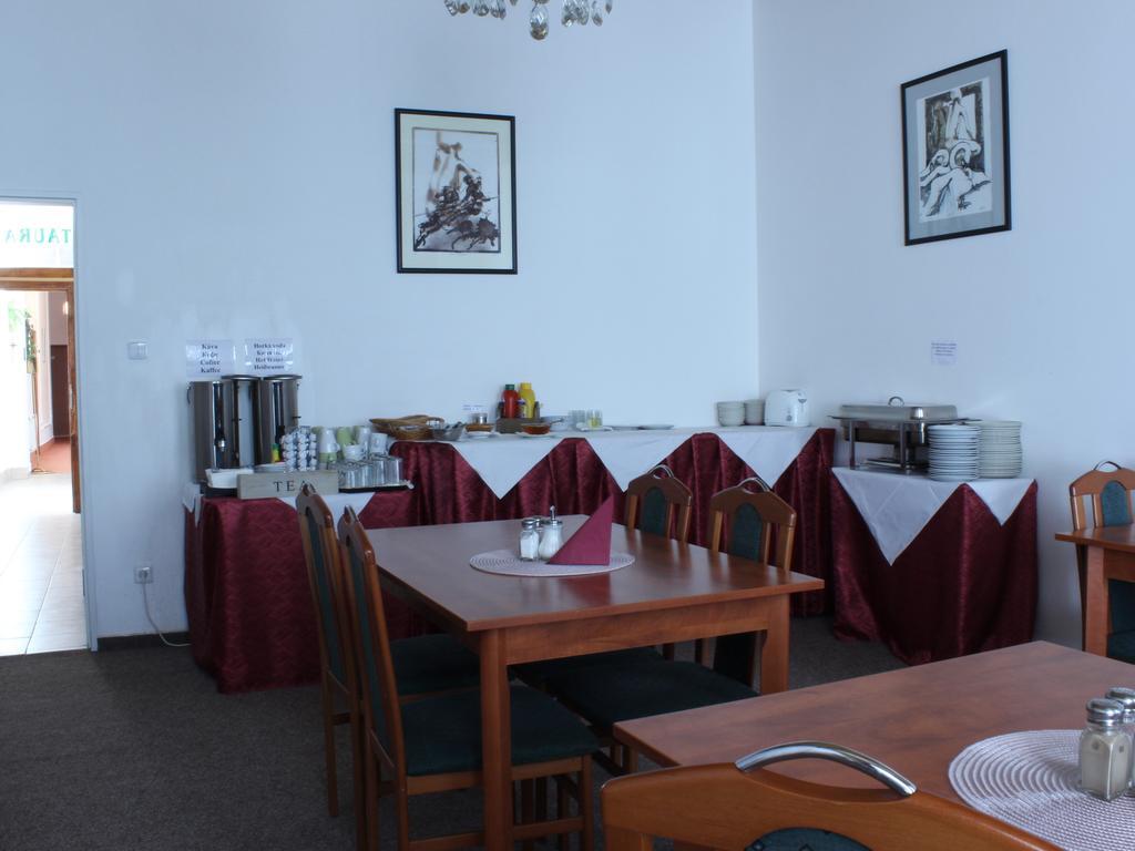 Hotel Kucera Karlovy Vary Exterior photo